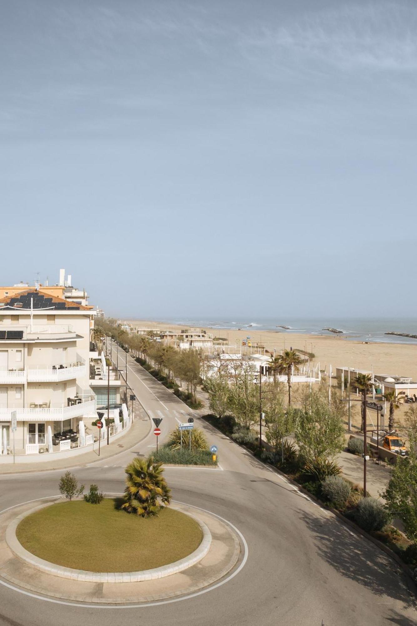 Gabbiano Apartments Ріміні Екстер'єр фото