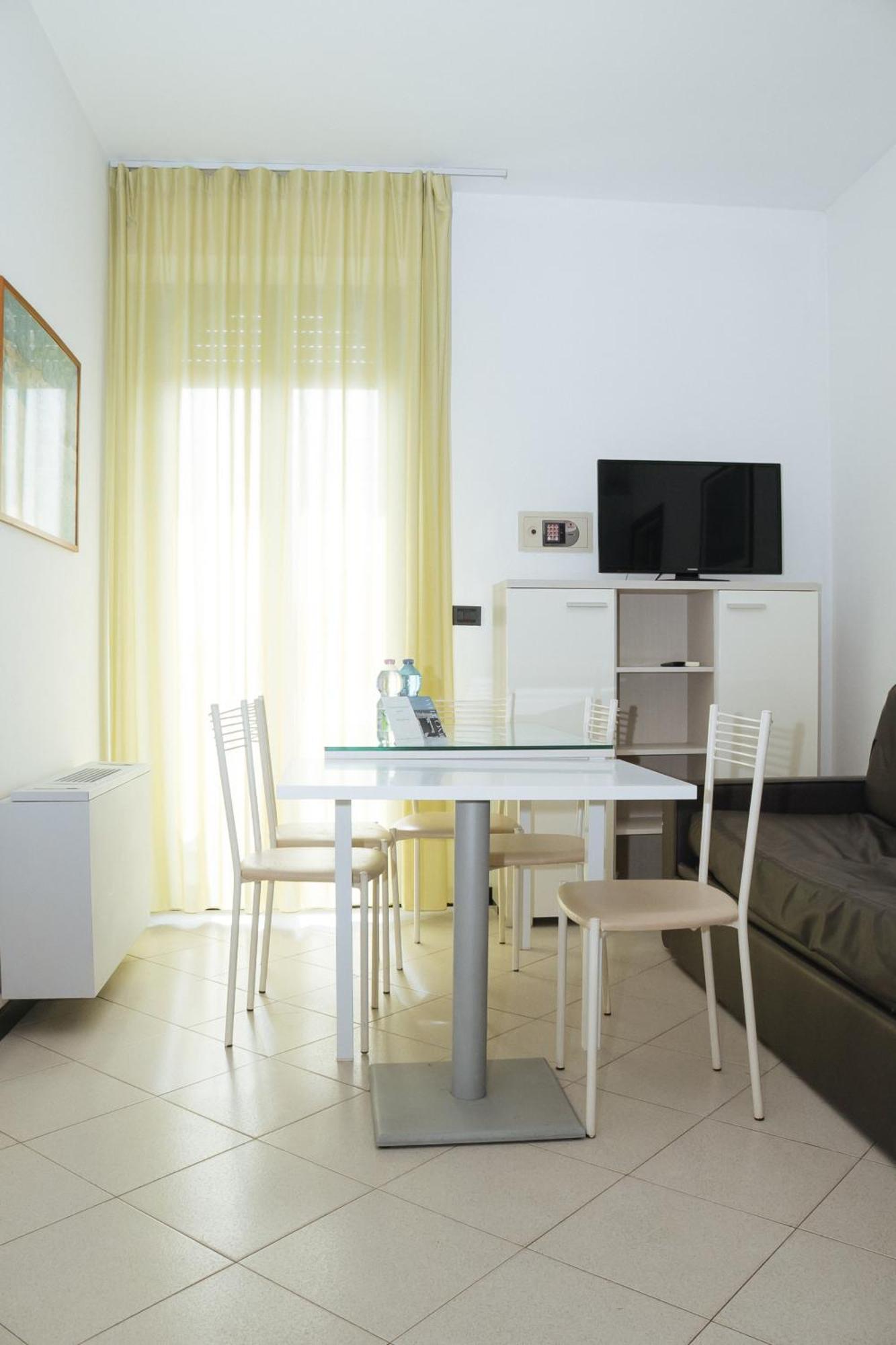 Gabbiano Apartments Ріміні Екстер'єр фото